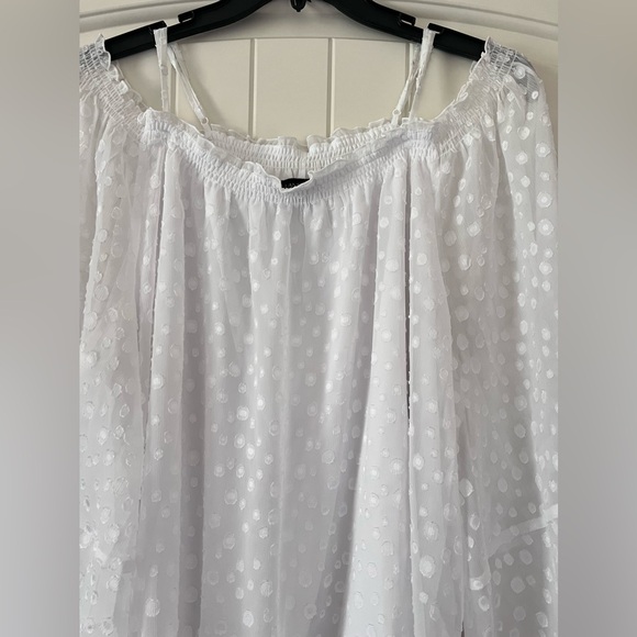 Lane Bryant Size 14/16 Flowy Blouse Cold Shoulder White Polka Dot Bell Sleeves - Picture 3 of 7